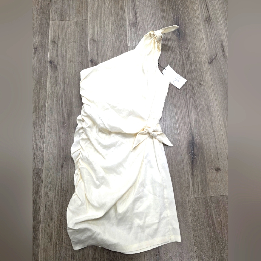 NWT Zara Elegant Cream One-Shoulder Dress Size Medium‎